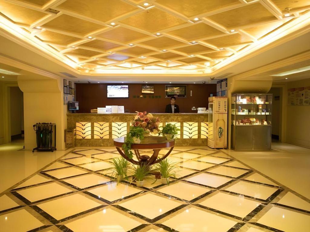 Greentree Inn Suzhou Railway Station North Square Haobainian Wedding Dress City Express Hotel Exterior photo