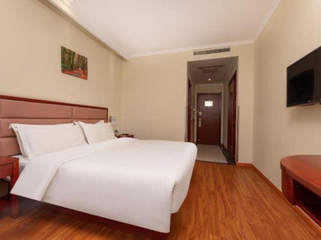 Greentree Inn Suzhou Railway Station North Square Haobainian Wedding Dress City Express Hotel Exterior photo