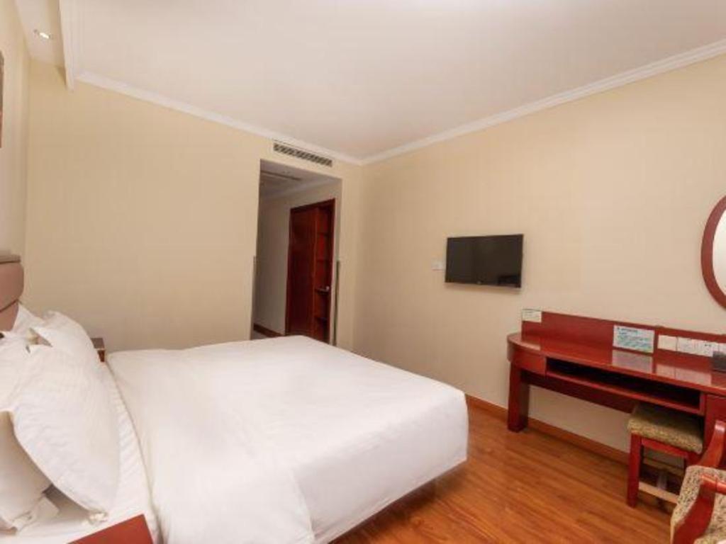 Greentree Inn Suzhou Railway Station North Square Haobainian Wedding Dress City Express Hotel Exterior photo