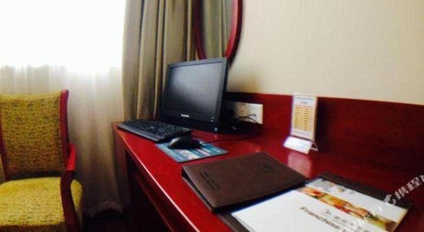 Greentree Inn Suzhou Railway Station North Square Haobainian Wedding Dress City Express Hotel Exterior photo