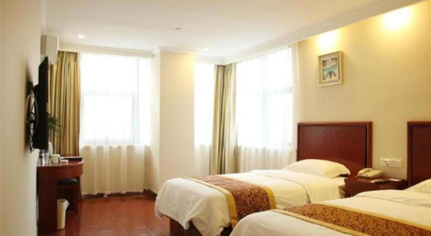 Greentree Inn Suzhou Railway Station North Square Haobainian Wedding Dress City Express Hotel Exterior photo