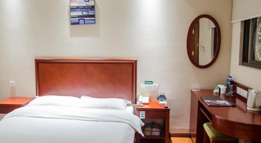Greentree Inn Suzhou Railway Station North Square Haobainian Wedding Dress City Express Hotel Exterior photo