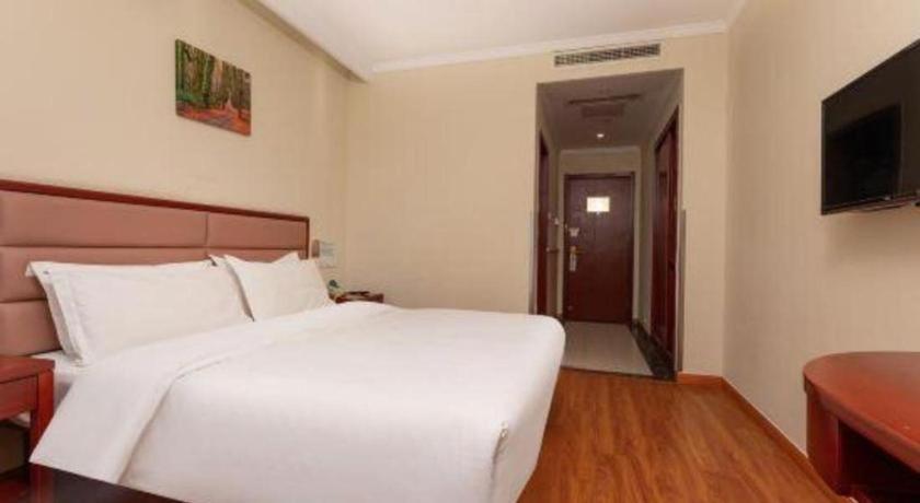 Greentree Inn Suzhou Railway Station North Square Haobainian Wedding Dress City Express Hotel Exterior photo